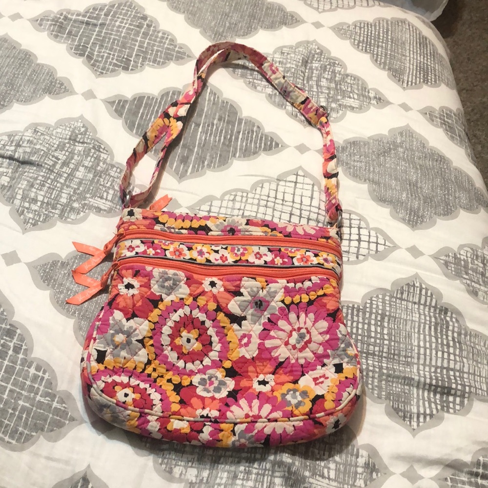 Retired Vera Bradley pixie blooms crossbody Bag